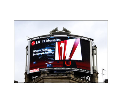 LG installe un écran LED au Piccadilly Circus !