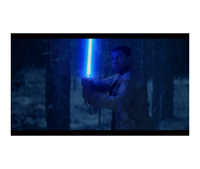 Star Wars 7 : Une nouvelle vidéo avec Finn muni d'un sabre laser