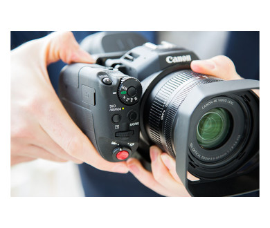 Canon XC10 : Une caméra pro 4K légère et compacte