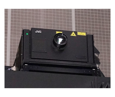 Un projecteur Super Hi-Vision 8K chez la NHK et JVC